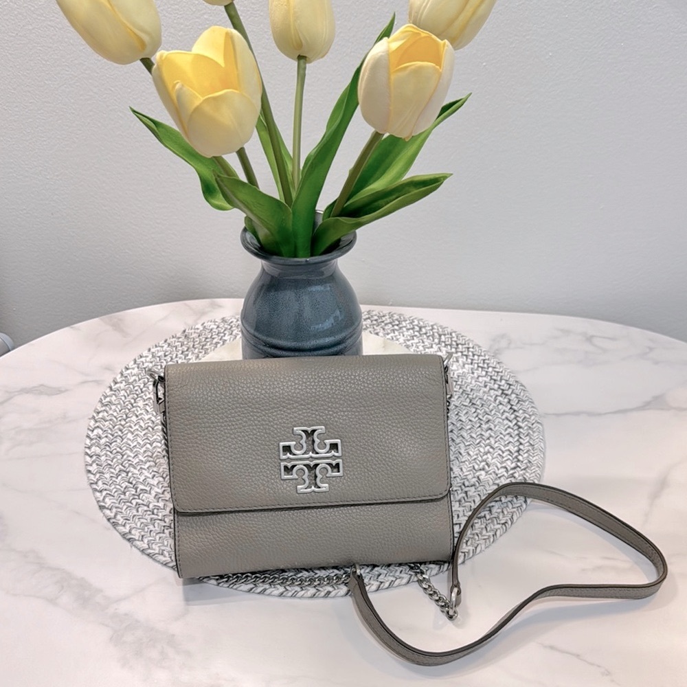 Tory Burch Britten Chain Wallet Authentic